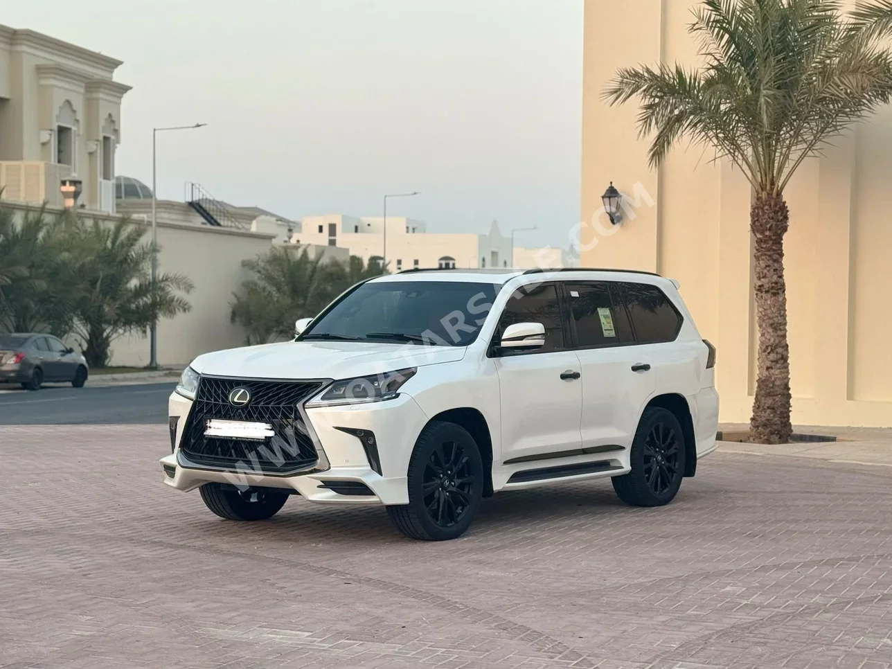 لكزس  ال اكس  570  2020  اوتوماتيك  65,000 كم  8 سلندر  دفع رباعي  اس يو في  أبيض
