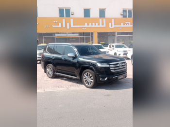 Toyota  Land Cruiser  VXR Twin Turbo  2022  Automatic  211,000 Km  6 Cylinder  Four Wheel Drive (4WD)  SUV  Black