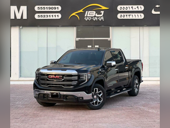 جي ام سي  سييرا  اس ال تي  2023  اوتوماتيك  27,000 كم  8 سلندر  دفع رباعي  بيكب  أسود  تحت الضمان