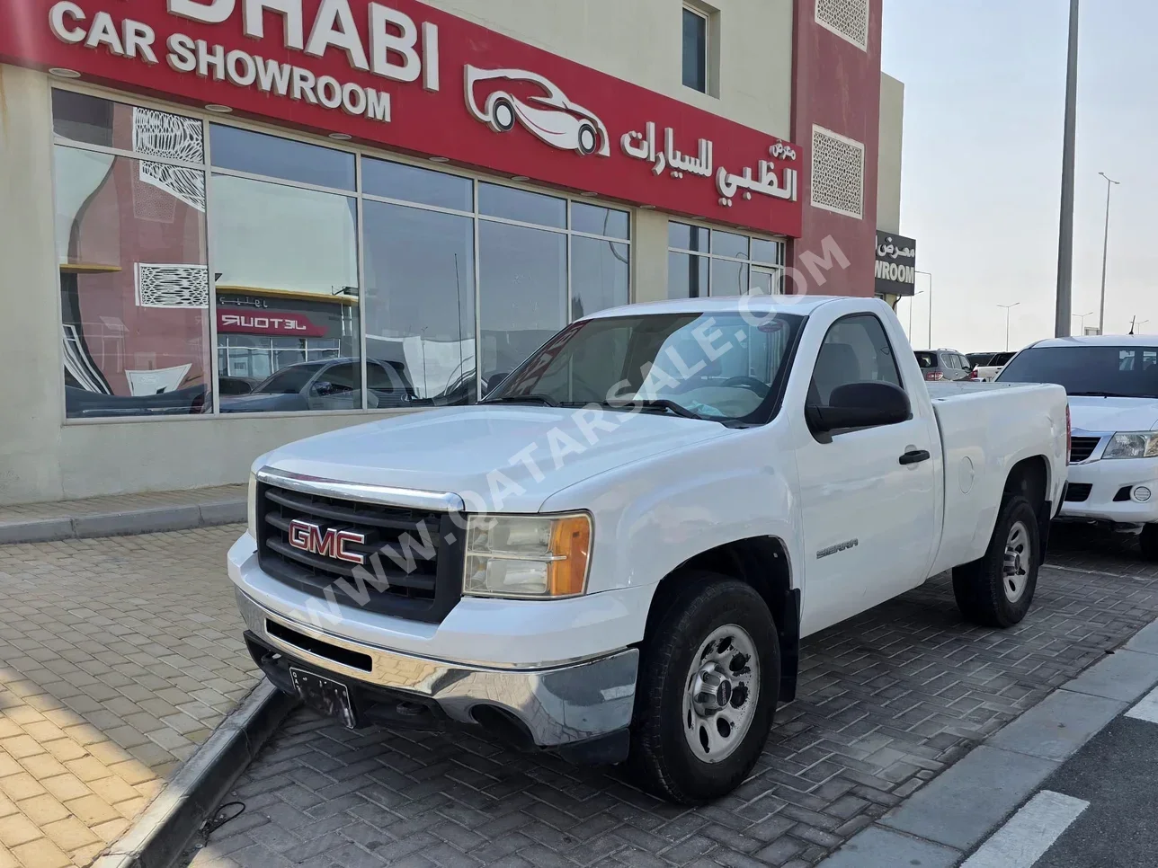 GMC  Sierra  1500  2012  Automatic  208,000 Km  6 Cylinder  Rear Wheel Drive (RWD)  Pick Up  White
