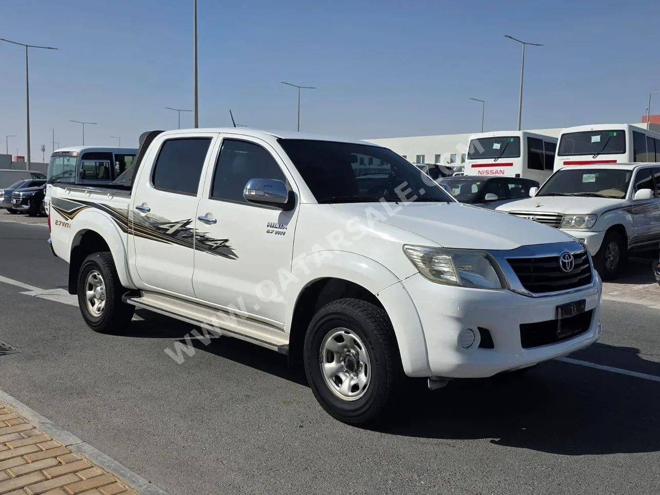 Toyota  Hilux  2013  Automatic  366,000 Km  4 Cylinder  Four Wheel Drive (4WD)  Pick Up  White