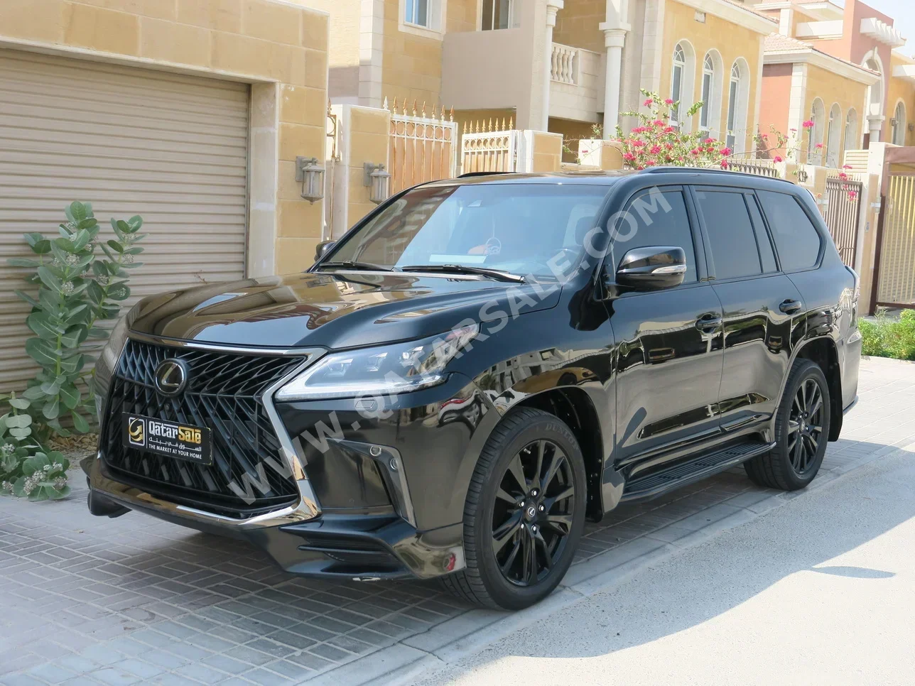 لكزس  ال اكس  570 اس بلاك ايديشن  2019  اوتوماتيك  195,000 كم  8 سلندر  دفع رباعي  اس يو في  أسود