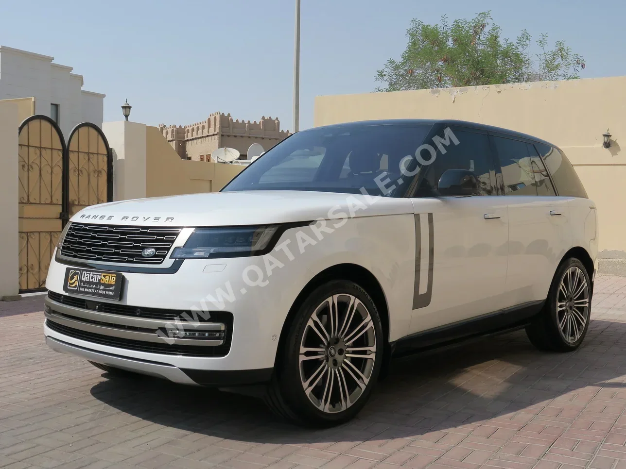 Land Rover  Range Rover  Vogue SE  2023  Automatic  21,000 Km  6 Cylinder  Four Wheel Drive (4WD)  SUV  White  With Warranty