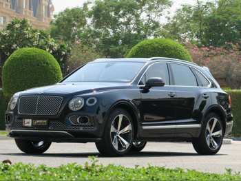 Bentley  Bentayga  First Edition  2017  Automatic  105,000 Km  12 Cylinder  Four Wheel Drive (4WD)  SUV  Dark Blue