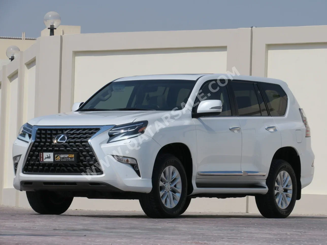 Lexus  GX  460  2023  Automatic  30,000 Km  8 Cylinder  Four Wheel Drive (4WD)  SUV  White  With Warranty