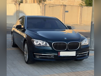 بي ام دبليو  الفئة - السابعة  740 Li  2013  اوتوماتيك  37,000 كم  6 سلندر  دفع خلفي  سيدان  أزرق غامق