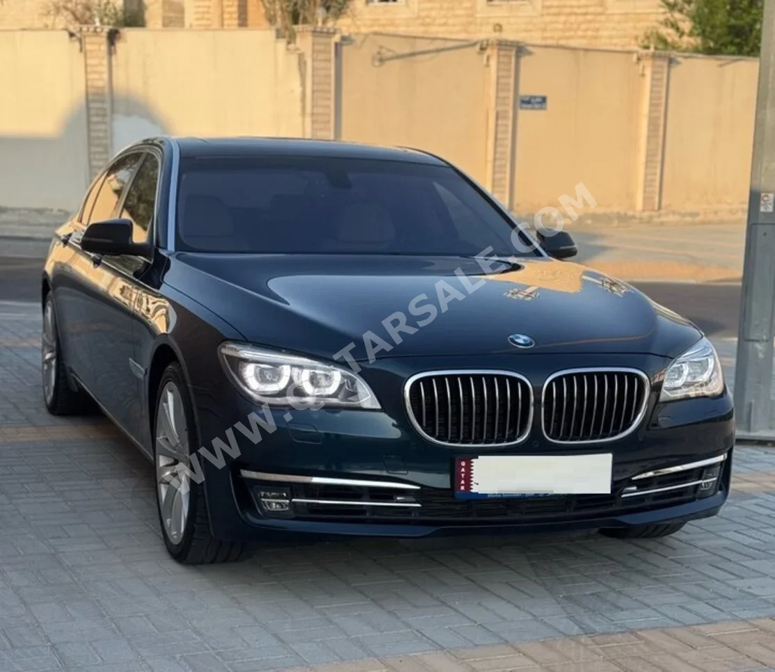 بي ام دبليو  الفئة - السابعة  740 Li  2013  اوتوماتيك  37,000 كم  6 سلندر  دفع خلفي  سيدان  أزرق غامق