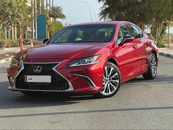 Lexus  ES  250  2021  Automatic  24,000 Km  4 Cylinder  Rear Wheel Drive (RWD)  Sedan  Red