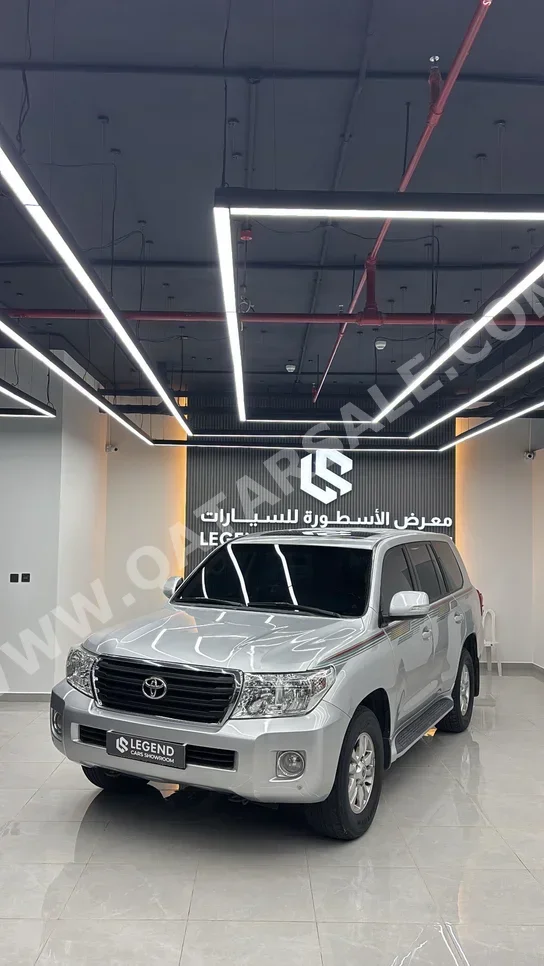 Toyota  Land Cruiser  GX  2015  Automatic  262,000 Km  6 Cylinder  Four Wheel Drive (4WD)  SUV  Silver