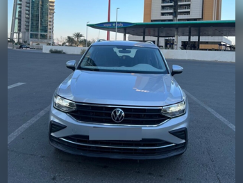 Volkswagen  Tiguan  1.4 TSI  2022  Automatic  40,000 Km  4 Cylinder  Front Wheel Drive (FWD)  SUV  Gray