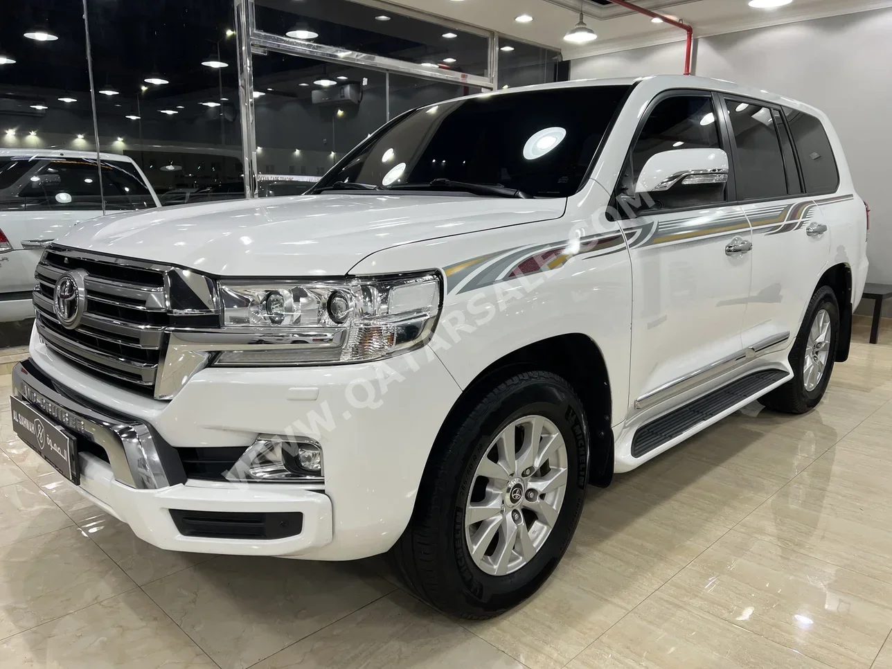 Toyota  Land Cruiser  GXR  2017  Automatic  380,000 Km  8 Cylinder  Four Wheel Drive (4WD)  SUV  White