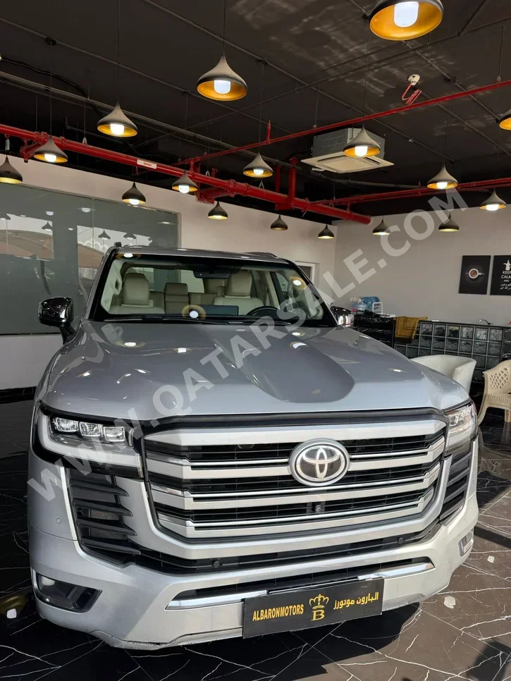 Toyota Land Cruiser VX 2022 Automatic 149,000 Km 6 Cylinder Four Wheel Drive (4WD) SUV Silver