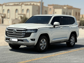 Toyota  Land Cruiser  GXR  2024  Automatic  43,000 Km  6 Cylinder  Four Wheel Drive (4WD)  SUV  White  With Warranty