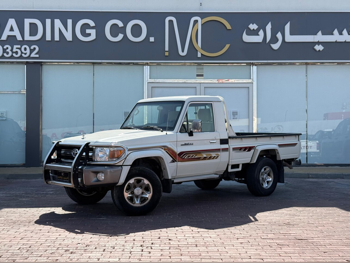 Toyota  Land Cruiser  LX  2020  Manual  135,000 Km  6 Cylinder  Four Wheel Drive (4WD)  Pick Up  White