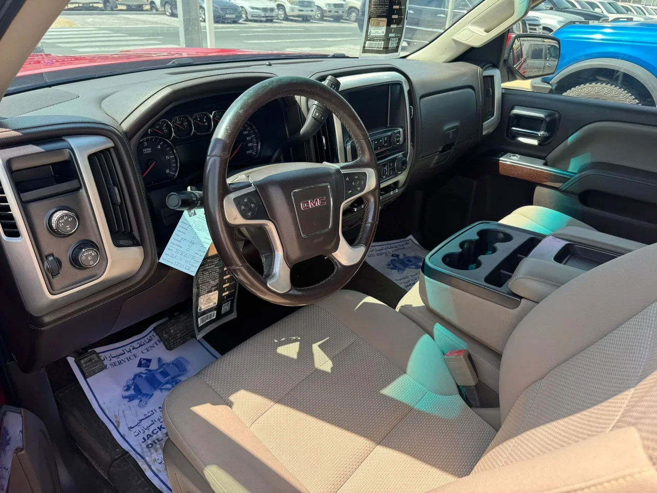 GMC  Sierra  SLE  2014  Automatic  118,000 Km  8 Cylinder  Four Wheel Drive (4WD)  Pick Up  Red