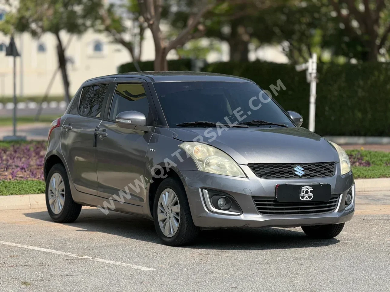 Suzuki  Swift  2016  Automatic  62,000 Km  4 Cylinder  Front Wheel Drive (FWD)  Hatchback  Gray