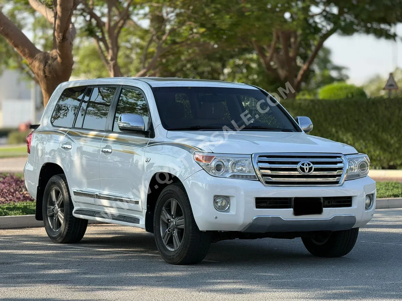 Toyota  Land Cruiser  VXR  2015  Automatic  280,000 Km  8 Cylinder  Four Wheel Drive (4WD)  SUV  White
