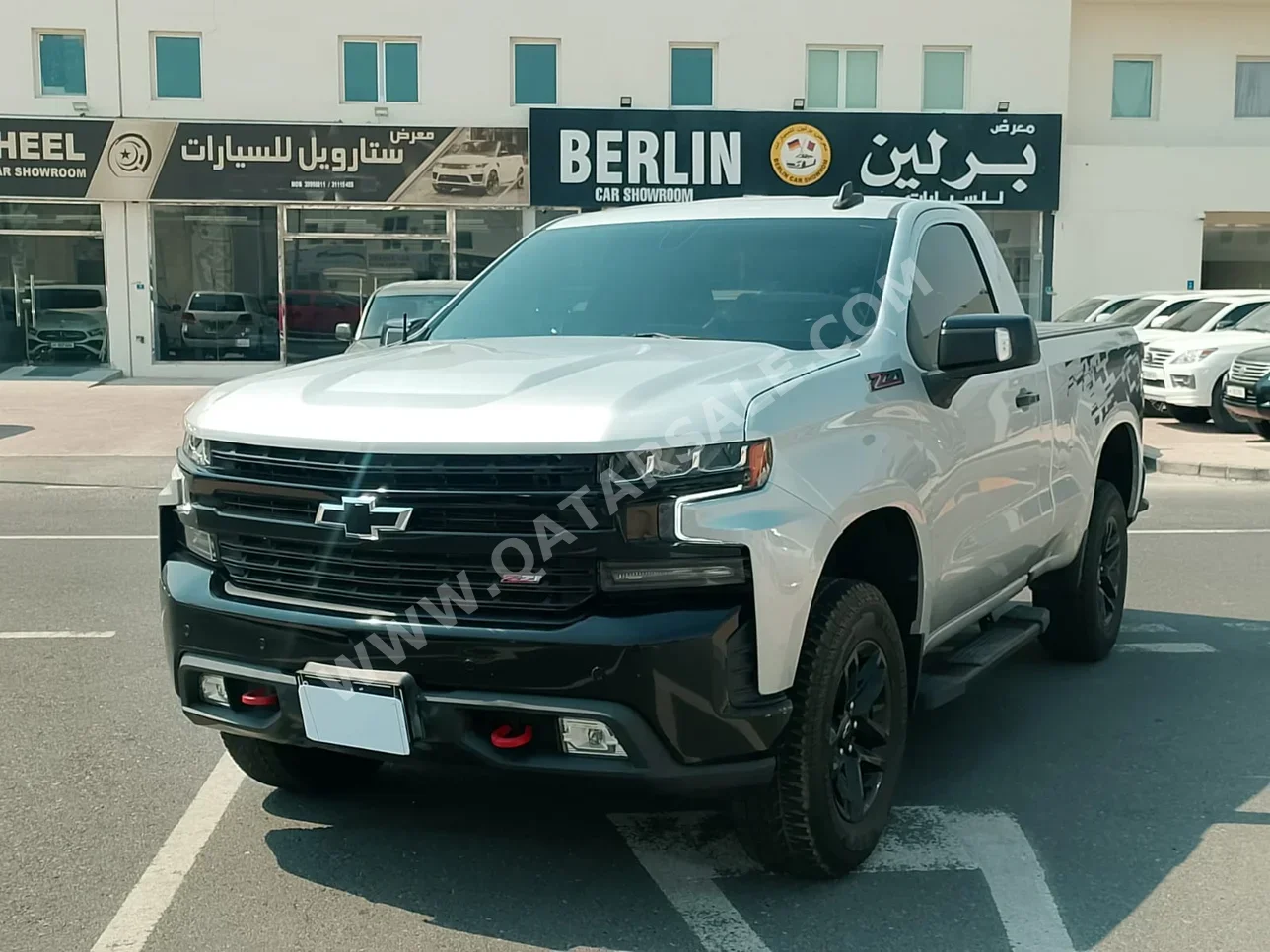 Chevrolet  Silverado  LT  2021  Automatic  73,000 Km  8 Cylinder  Four Wheel Drive (4WD)  Pick Up  Silver