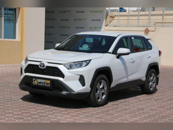 Toyota  Rav 4  2024  Automatic  27,000 Km  4 Cylinder  Four Wheel Drive (4WD)  SUV  White  With Warranty