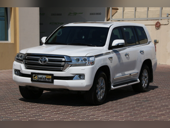 Toyota  Land Cruiser  VXR  2021  Automatic  190,000 Km  8 Cylinder  Four Wheel Drive (4WD)  SUV  White