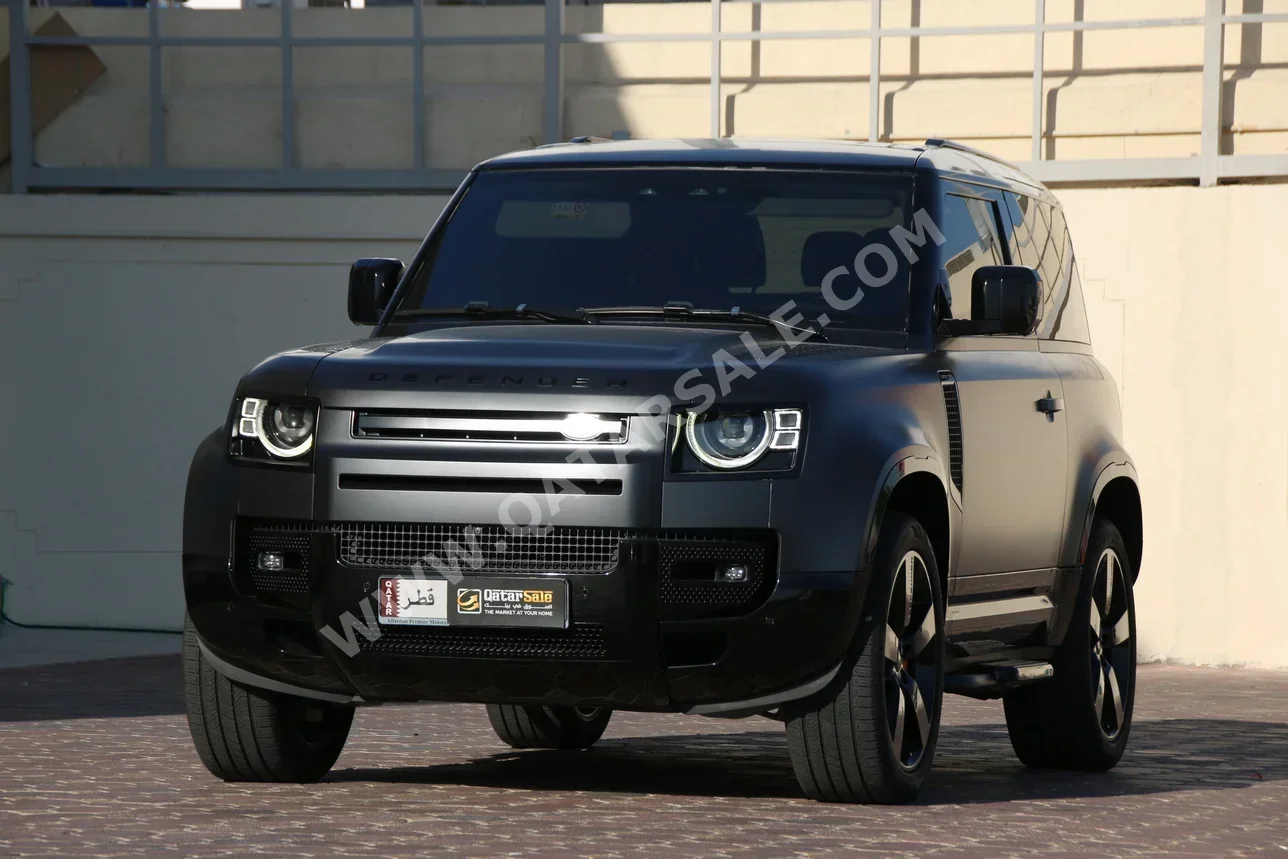 Land Rover  Defender  90 HSE  2022  Automatic  63,000 Km  6 Cylinder  Four Wheel Drive (4WD)  SUV  Carpathian grey  With Warranty