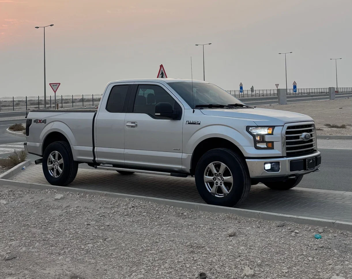 Ford  F  150 XLT  2016  Automatic  120,000 Km  6 Cylinder  Four Wheel Drive (4WD)  Pick Up  Silver