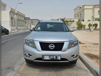 Nissan  Pathfinder  2014  Automatic  199,000 Km  6 Cylinder  Four Wheel Drive (4WD)  SUV  Silver