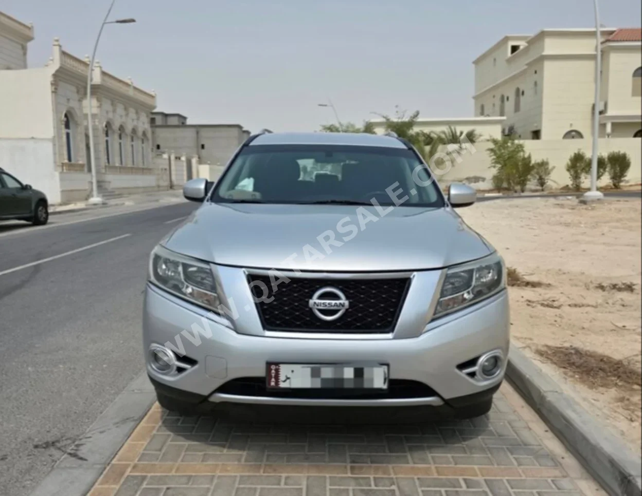 Nissan  Pathfinder  2014  Automatic  199,000 Km  6 Cylinder  Four Wheel Drive (4WD)  SUV  Silver