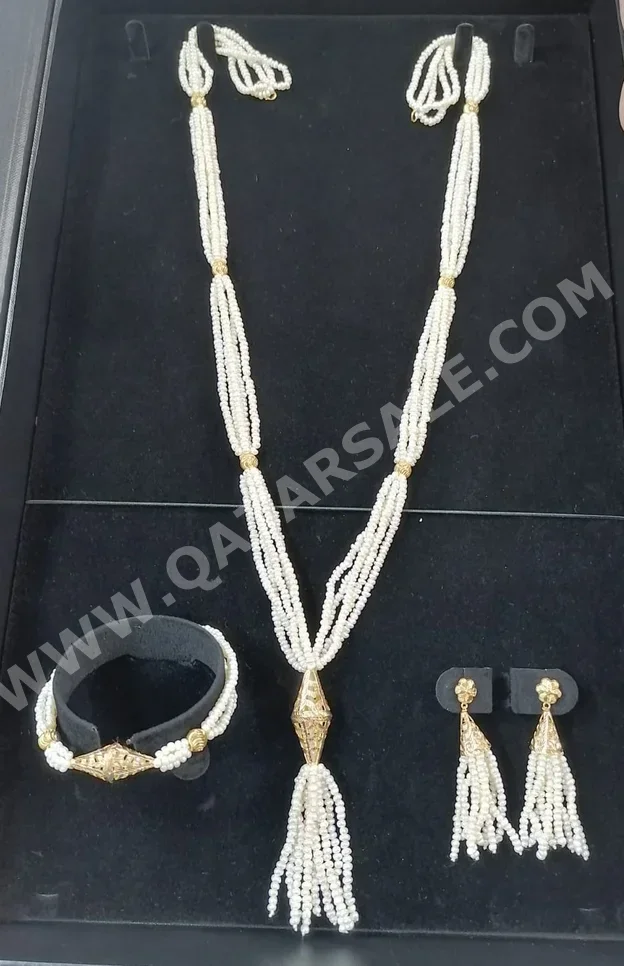 Gold Set  Bahrain  Woman  By Item ( Designers )  Nature  Yellow Gold  21k