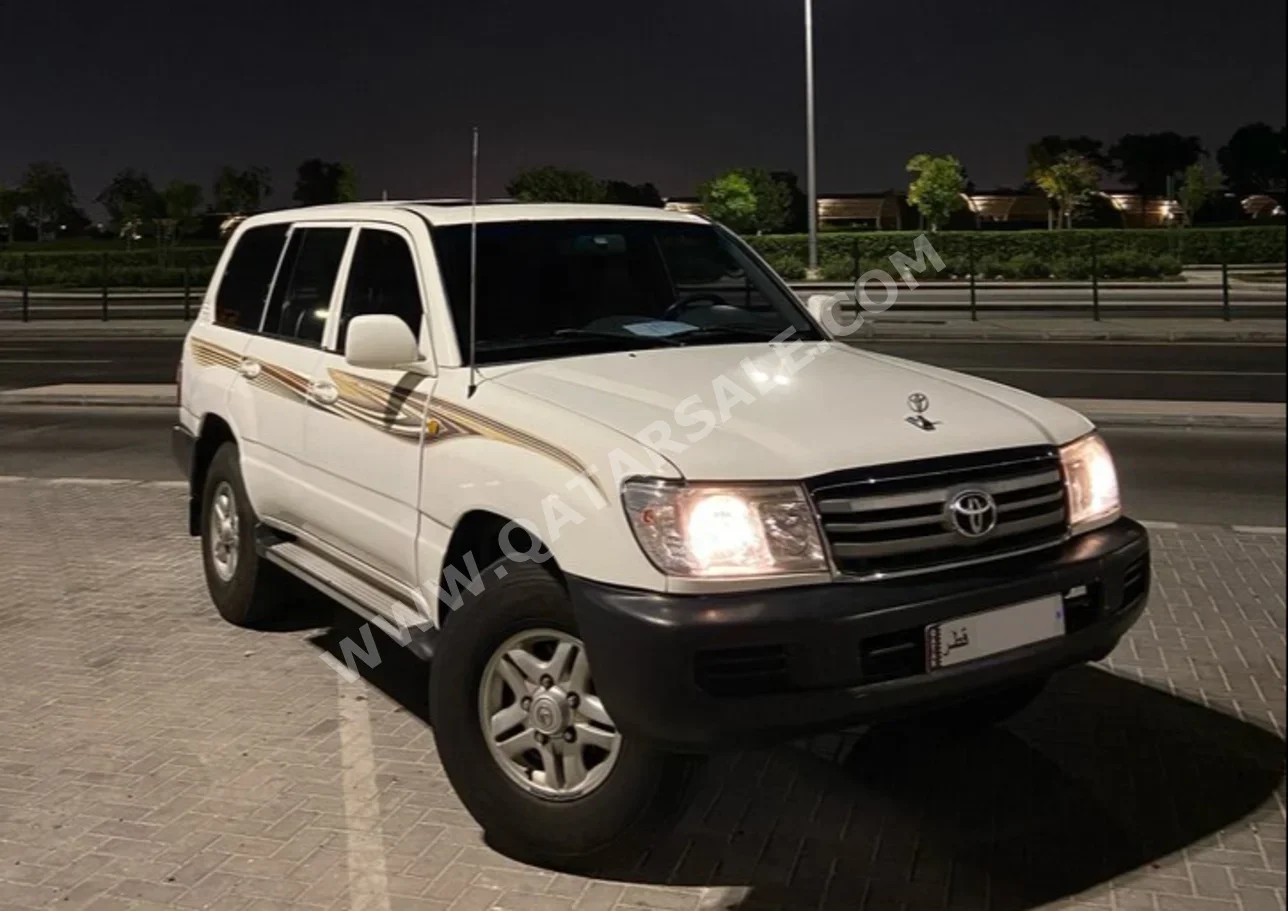 تويوتا  لاند كروزر  جي اكس  2006  اوتوماتيك  340,000 كم  6 سلندر  دفع رباعي  اس يو في  أبيض