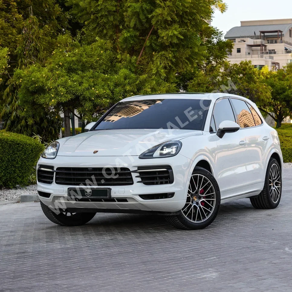 Porsche  Cayenne  S  2022  Automatic  45,000 Km  8 Cylinder  Four Wheel Drive (4WD)  SUV  White  With Warranty