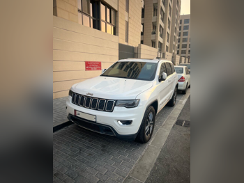 Jeep  Grand Cherokee  Limited  2018  Automatic  129,000 Km  8 Cylinder  Four Wheel Drive (4WD)  SUV  White