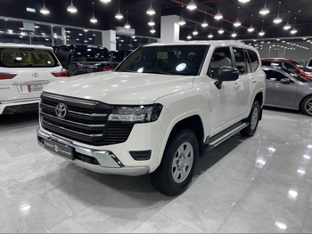 Toyota  Land Cruiser  GX  2022  Automatic  97,000 Km  6 Cylinder  Four Wheel Drive (4WD)  SUV  White