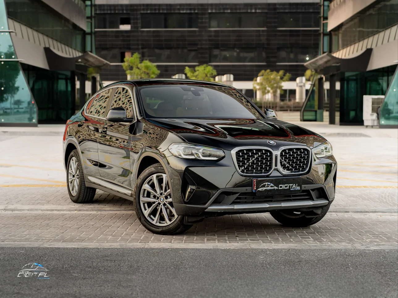 BMW  X-Series  X4  2024  Automatic  12,900 Km  4 Cylinder  Four Wheel Drive (4WD)  SUV  Black  With Warranty