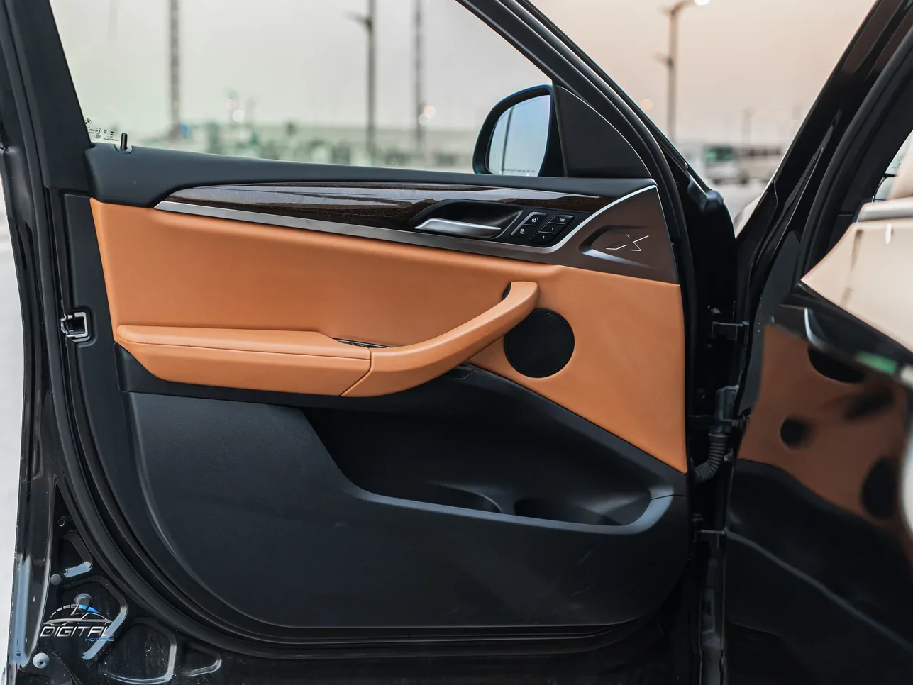 بي ام دبليو الفئة - اكس اكس 4 2024 اوتوماتيك 12,900 كم 4 سلندر دفع رباعي اس يو في أسود تحت الضمان