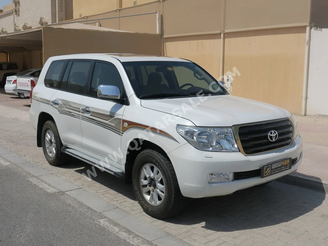 Toyota  Land Cruiser  GXR  2008  Automatic  305,000 Km  8 Cylinder  Four Wheel Drive (4WD)  SUV  White