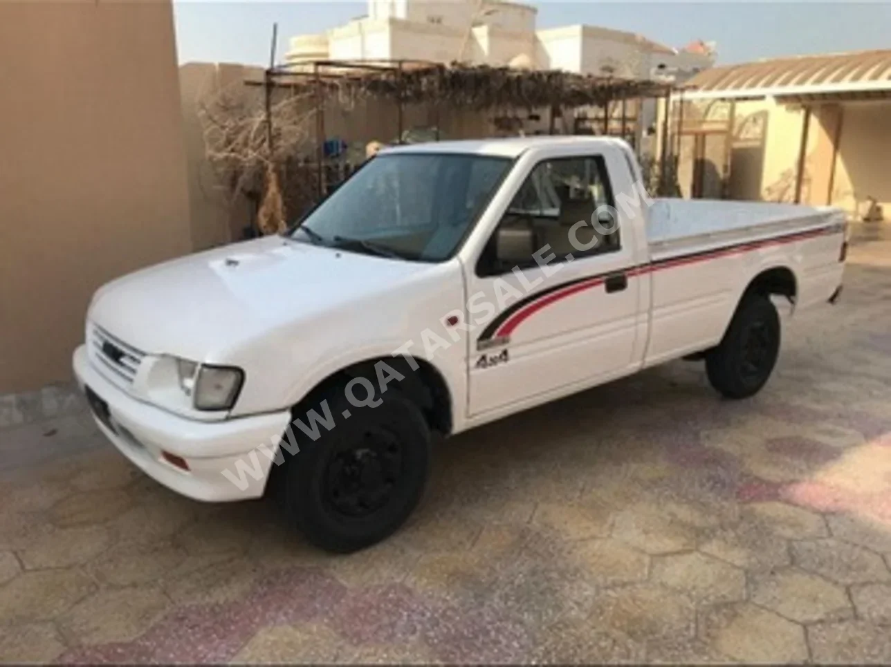 Isuzu  Pickup  1997  Manual  208,333 Km  4 Cylinder  Four Wheel Drive (4WD)  Pick Up  White