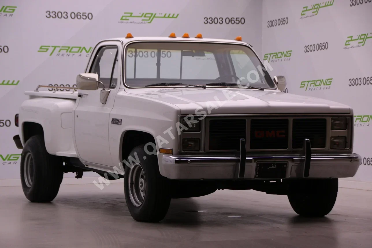 GMC  Classic  454  1985  Manual  410,000 Km  8 Cylinder  Rear Wheel Drive (RWD)  Pick Up  White