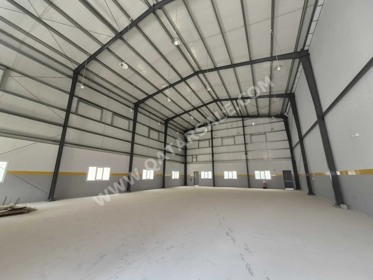 Warehouses & Stores - Al Wakrah  - Barkit Al Awamer  -Area Size: 1000 Square Meter