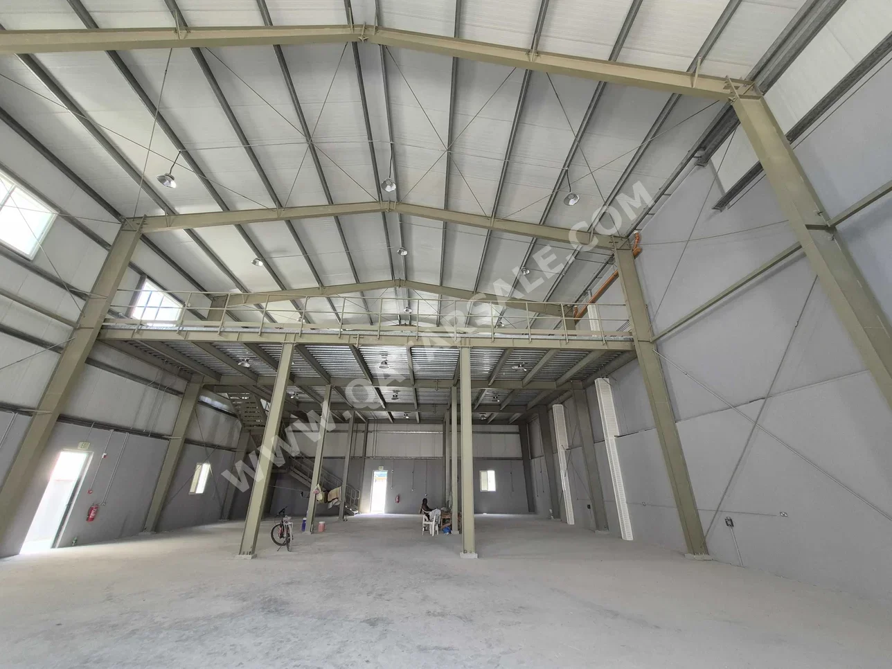 Warehouses & Stores - Al Wakrah  - Barkit Al Awamer  -Area Size: 1000 Square Meter