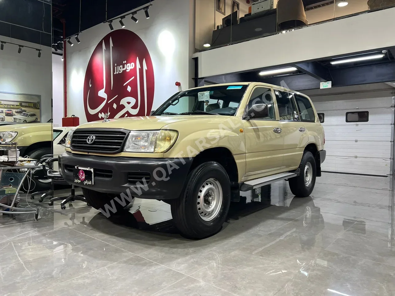 تويوتا  لاند كروزر  جي  1998  عادي  315,000 كم  6 سلندر  دفع رباعي  اس يو في  بيج