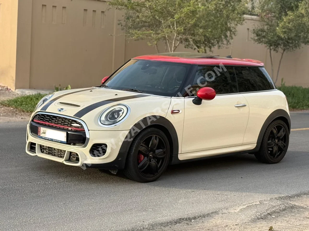 Mini  Cooper  JCW  2016  Automatic  105,000 Km  4 Cylinder  Front Wheel Drive (FWD)  Hatchback  Pearl