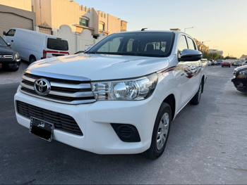 Toyota  Hilux  2022  Manual  178,000 Km  4 Cylinder  Four Wheel Drive (4WD)  Pick Up  White
