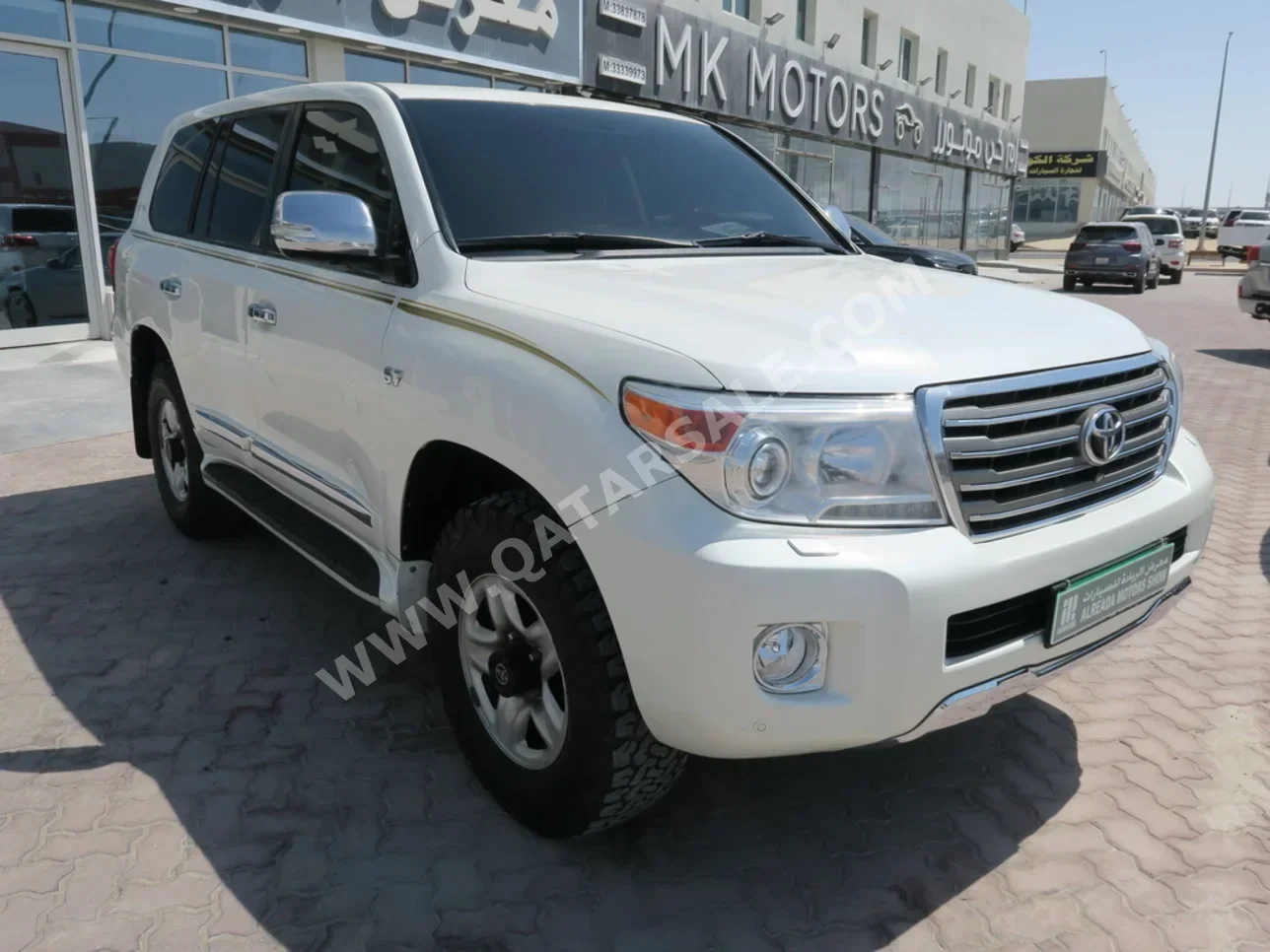 Toyota  Land Cruiser  VXR  2013  Automatic  264,000 Km  8 Cylinder  Four Wheel Drive (4WD)  SUV  White