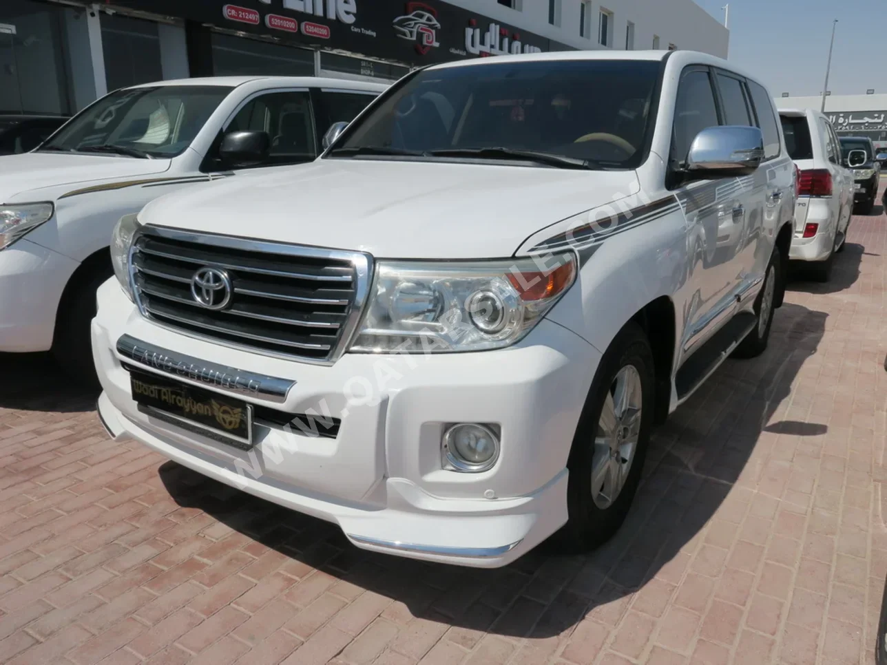 Toyota  Land Cruiser  GXR  2014  Automatic  312,000 Km  8 Cylinder  Four Wheel Drive (4WD)  SUV  White
