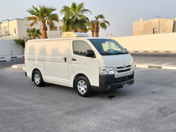 Toyota  Hiace  2022  Manual  48,000 Km  4 Cylinder  Rear Wheel Drive (RWD)  Fridge  White