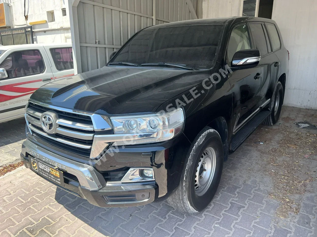تويوتا  لاند كروزر  جي  2020  اوتوماتيك  78,000 كم  6 سلندر  دفع رباعي  اس يو في  أسود