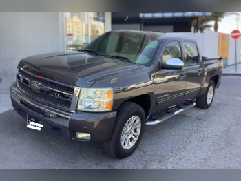 Chevrolet  Silverado  2011  Automatic  506,000 Km  8 Cylinder  Four Wheel Drive (4WD)  Pick Up  Purple