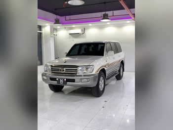 تويوتا  لاند كروزر  جي اكس ار  2006  عادي  280,000 كم  6 سلندر  دفع رباعي  اس يو في  أبيض