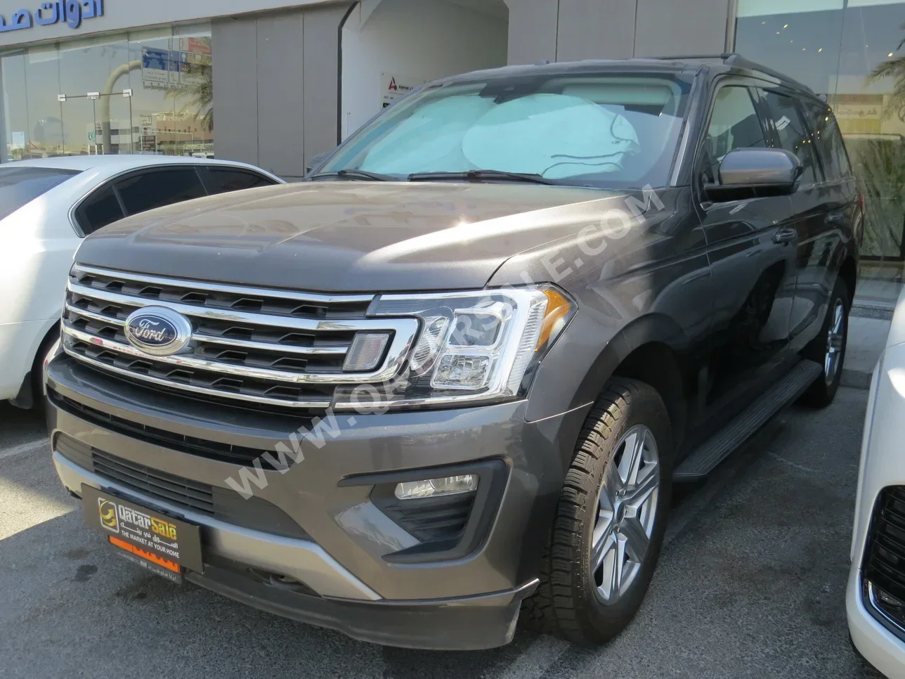 Ford  Expedition  XLT  2021  Automatic  41,000 Km  6 Cylinder  Four Wheel Drive (4WD)  SUV  Gray